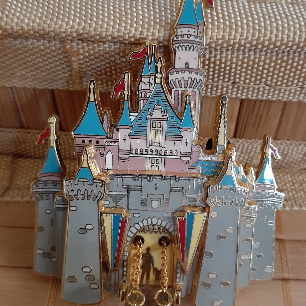 2003 Cast Exclusive 3D Disneyland Castle 2.75" Pin